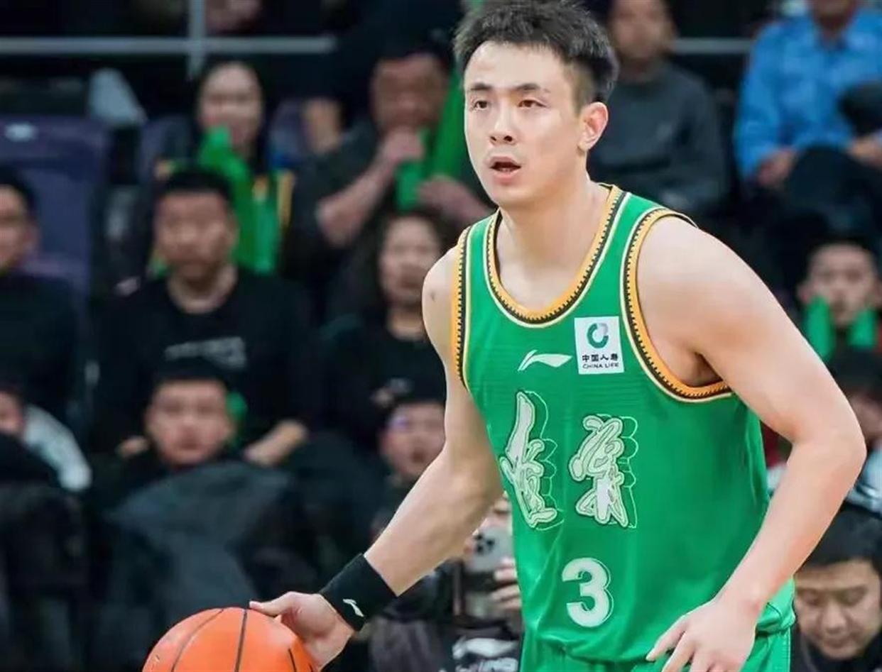 刘建宏：西班牙夺冠概率排在第二档，进攻两个翅膀断掉了很麻烦'>
                                        </a>
                                      </li> <li class='hiSlider-item td-dynamic-news-card'>
                                        <a href=